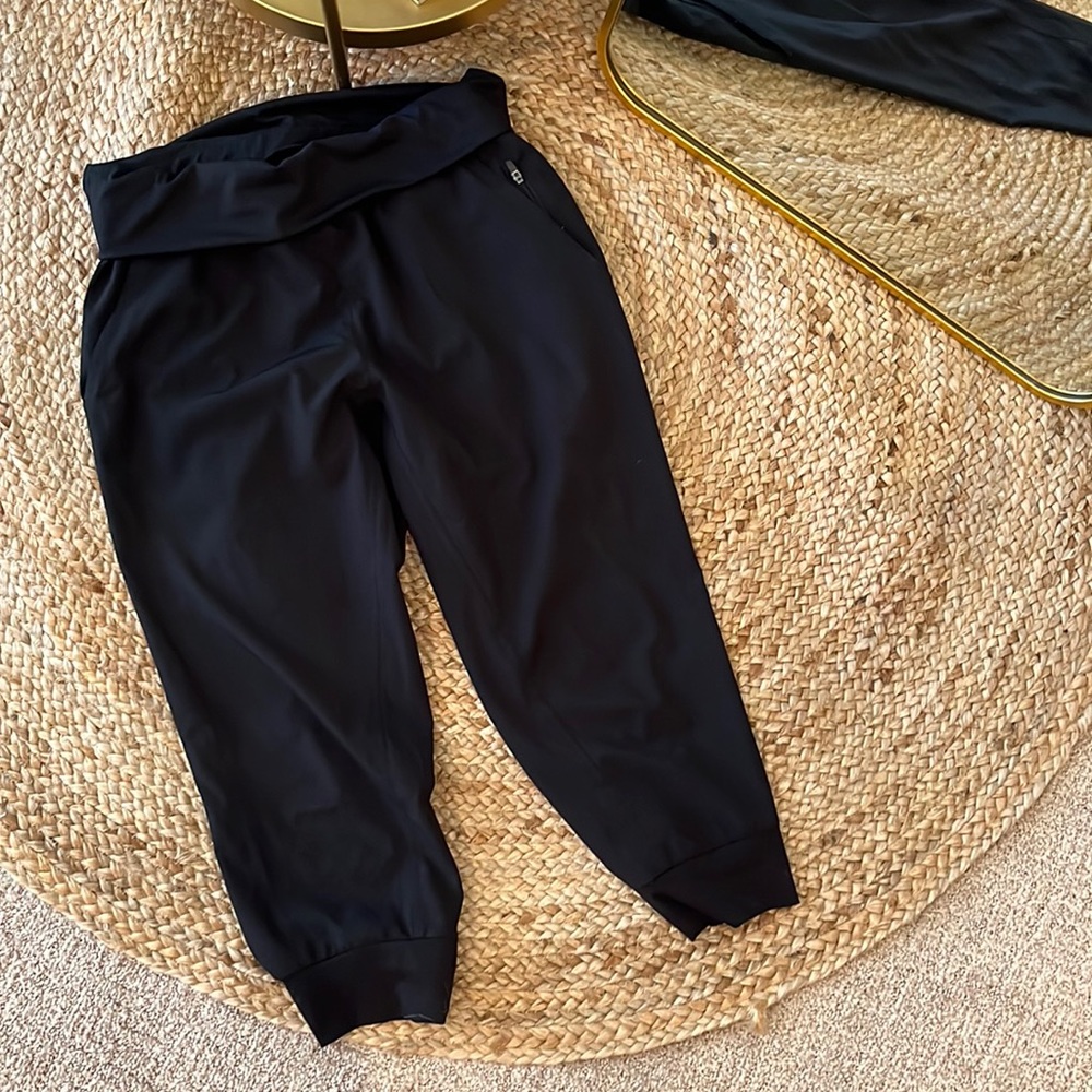 Fabletics cropped jogger